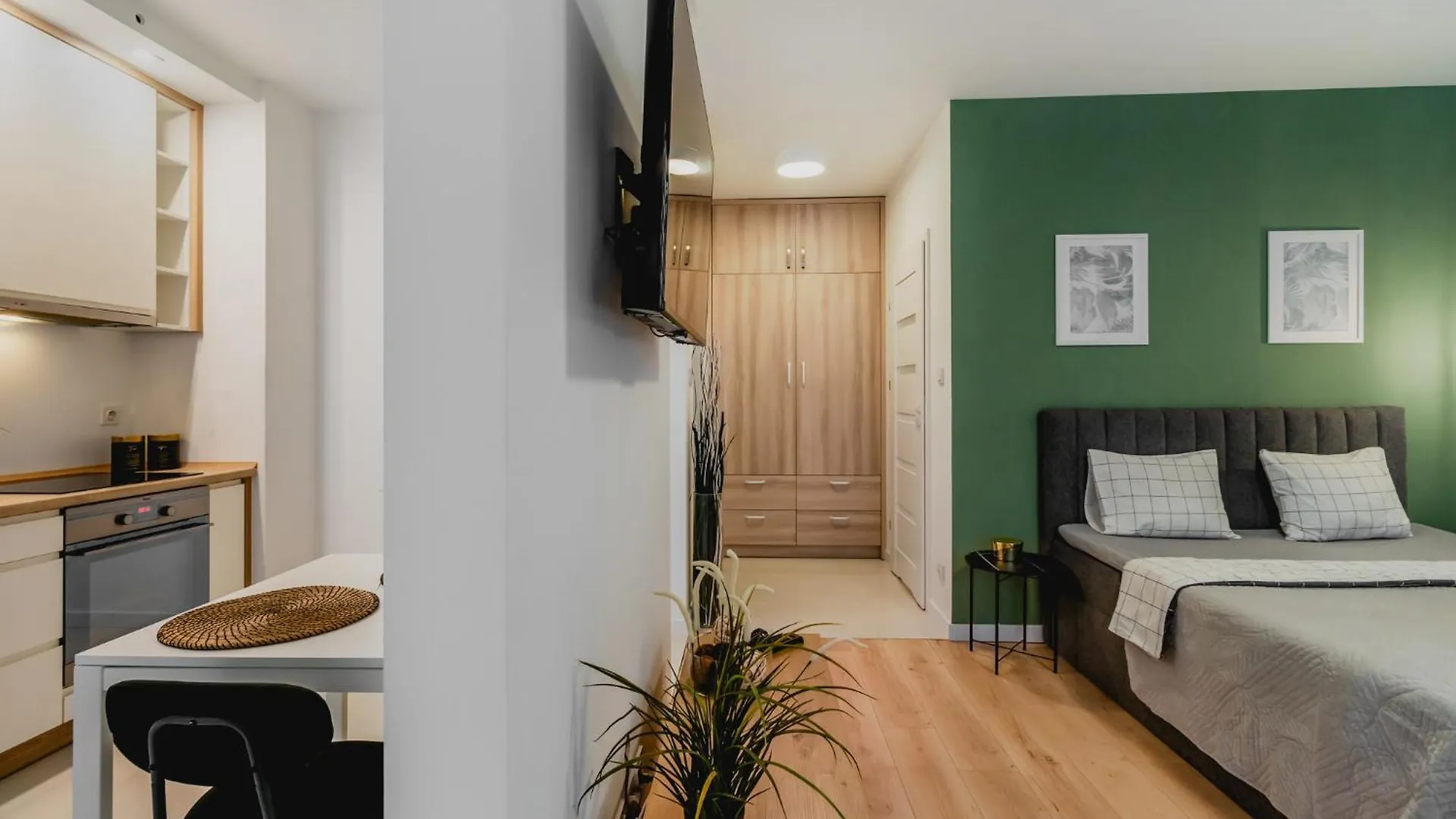 Central Warsaw Apartment - Great Location-Cozy Studio With Balcony - Towarowa