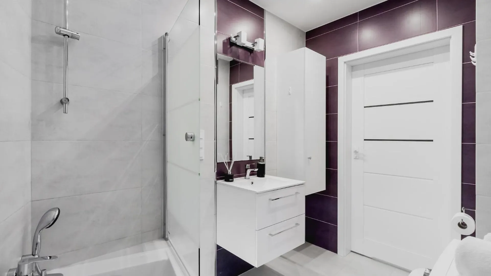 Central Warsaw Apartment - Great Location-Cozy Studio With Balcony - Towarowa
