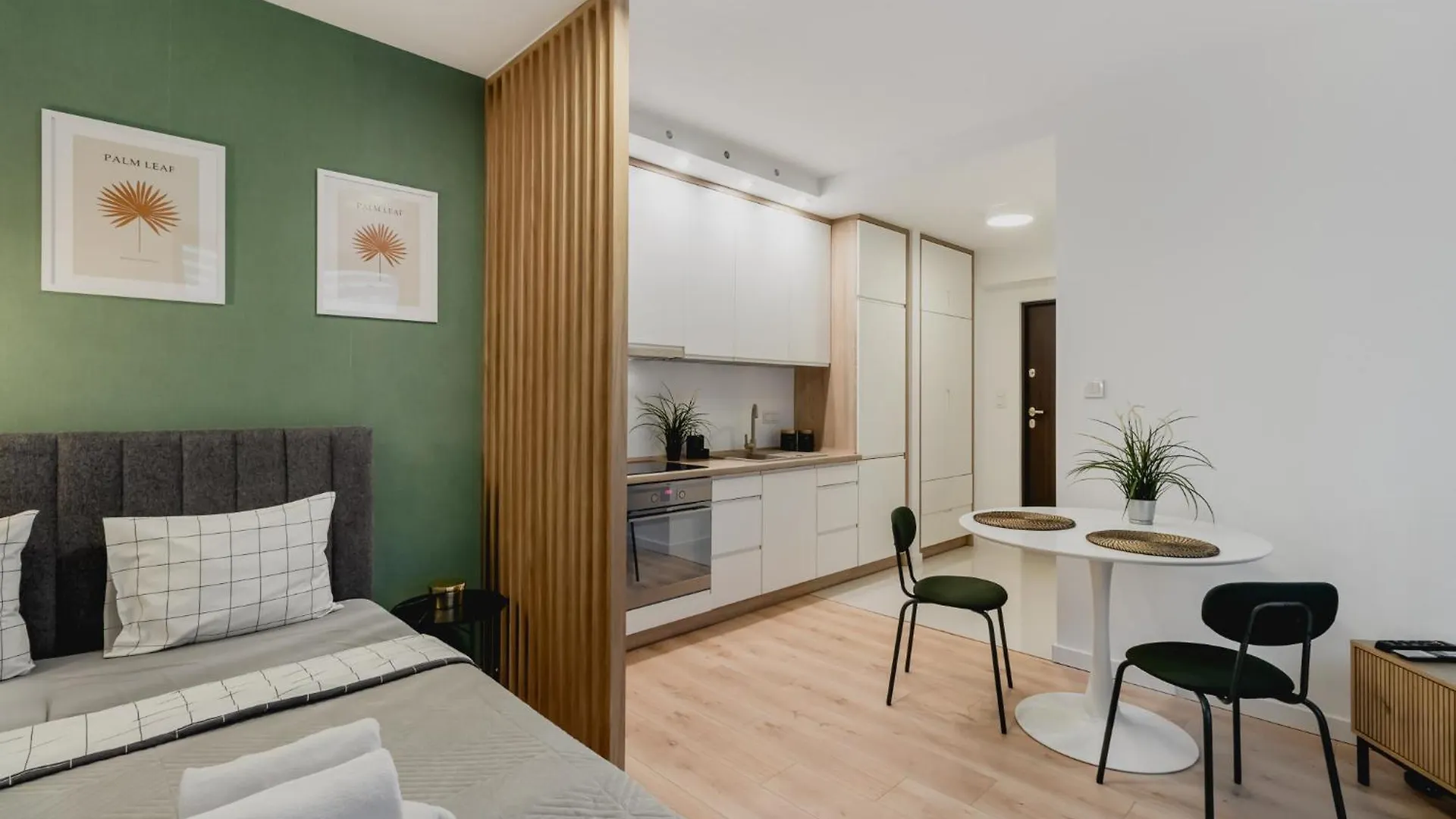 Central Warsaw Apartment - Great Location-Cozy Studio With Balcony - Towarowa 0*,