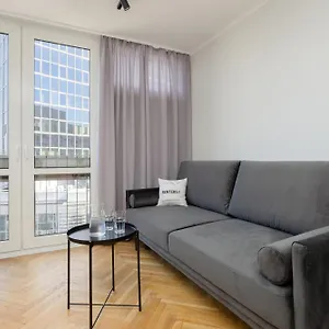 In The Heart Of By Rent Like Apartament