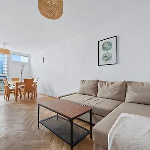 Rentplanet - Mirow Apartament